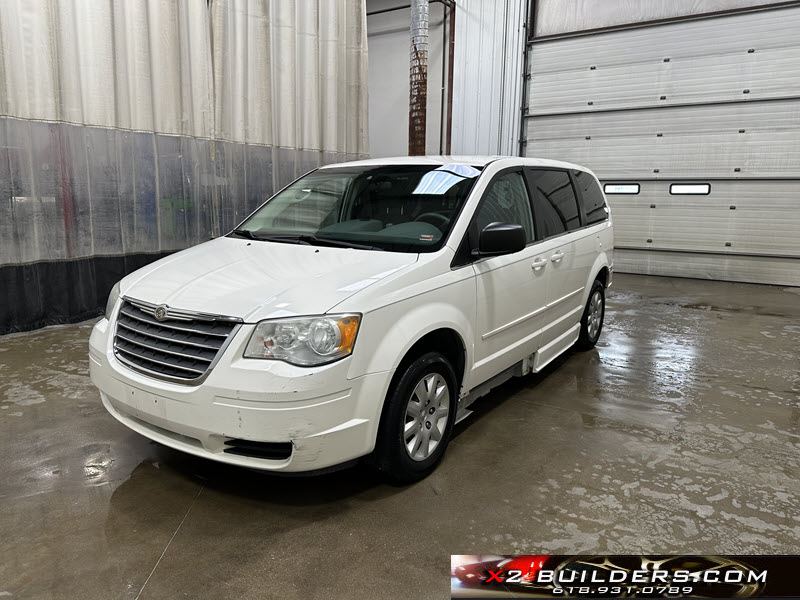 2009 Chrysler Town & Country LX